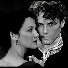 Black And White Duos The Official Outlander On Instagram Black And White Tuesday Caitrionabalfe Samheughan Jamie Fraser Outlander Diana Gabaldon Outlander Outlander Tv