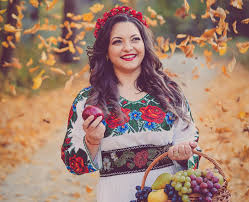 Angela rusu este o cântăreață română de muzică populară. Laura Olteanu Lacrimi De Necaz È™i Fericire Artista È™i A Deschis Sufletul Intr Un Interviu EmoÈ›ionant Starpopular Ro