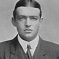 Reginald Gilchrist's Instagram, Twitter & Facebook