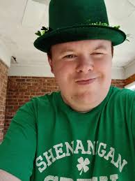 Happy Saint Patricks day! He was Irish and looked great in green, he wore  green alot! LOUD LOVE! ☘️💚