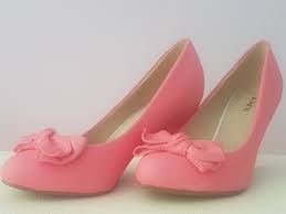 Schuhe verpassen deinem outfit das gewisse etwas. Pink Shoe Day Pink Shoe Pic