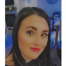 Isabella Hogan's Instagram, Twitter & Facebook