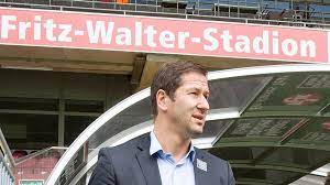 Gerade die absoluten topmannschaften haben gewisse merkmale und spielzüge, die sie spielen. Das Ist Franco Foda