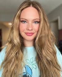 Kayla Greenwell's Instagram, Twitter & Facebook