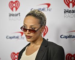 Doja Cat stuns with her natural hair at an event in Las Vegas ✨