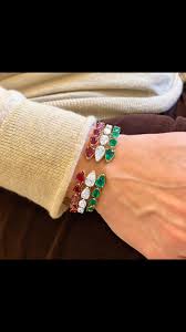 Love every detail of this Emerald, Sapphire and Diamond ring! Isn't it  GORGEOUS?!