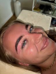 Stunning work by @thebeautyparlor.bylovelex using our hybrid tints in LIGHT  BROWN 🤎