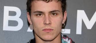 Arón piper is a spanish actor, singer, rapper, and songwriter, who gained prominence for his role as ander in the netflix teen. Neymar Y Aron Piper Elite Interesante Pareja En Ibiza Love 40 Los40