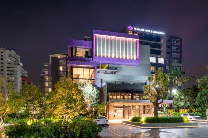TK Palace Hotel | A 4-star luxury hotel near Don Mueang Airport.
