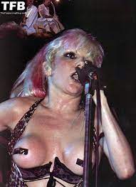 Wendy O. Williams Nude (7 Photos) | #TheFappening