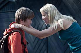 Zijn vrouw marianne woont met hun kinderen in een idyllisch — a film két helyszínen játszódik: In A Better World Review