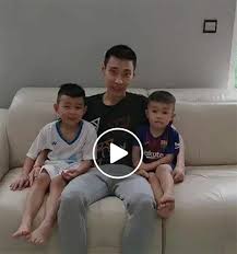 Before lee chong wei could even express his outrage, his wife, wong mew choo, hit the child on his hands. Lee Chong Wei Wishes Happy Father S Day To All Dads Badmintonplanet Com