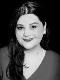 Lynette Rowley's Instagram, Twitter & Facebook