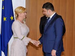 Najzanimljiviji članci, slike i video vezani za temu kolinda grabar kitarović. Cipkasto Izdanje Grabar Kitarovic Za Susret S Ukrajinskim Premijerom Tportal