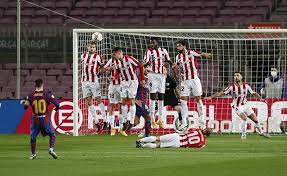 Gelandang adalah memiliki pekerjaan sebagai penyeimbang. Cetak 650 Gol Tendangan Bebas Lionel Messi Paling Mematikan