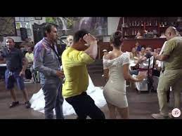 رقص مو طبيعي من فتاة طيارة ايقاع شعبي رائع - video Dailymotion