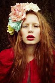 Discover 13 Drama & Flowers in your hair ideas