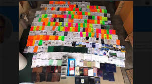 Precise yardage books offer our customers exemplary personal service and professional quality yardage books for your golf club. Pga Tour Caddie Posts Mesmerizing Photo Of 24 Years Of Yardage Books Golf