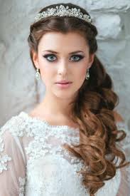 Brautfrisuren Mit Diadem 5 Besten Frisur Hochzeit Hochzeitsfrisuren Brautfrisur
