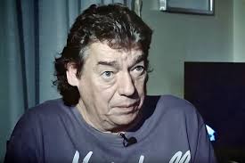 DENNIS STRATTON Says Early Clashes With IRON MAIDEN's Manager Led To His  Exit From Band