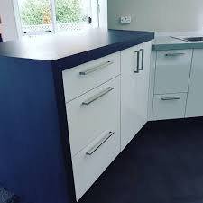 Love That Formica Laminate Blacked Legno Top With 949 90 White Gloss Cabinets Project And Picture Via Mallo Formica Laminate White Gloss Cabinets Laminate