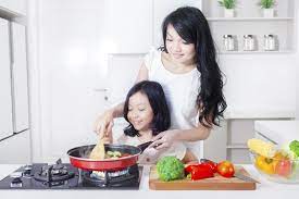 Duh bingung, enaknya itu ayam dimasak apa ya? Tiru Resep Masakan Praktis Selama Di Rumah Dari Dapur Umami