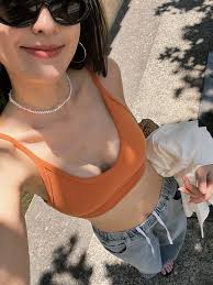 Hannah Live 🎥】 把今晚直播要回答的問題選出來囉小編要來去準備了! 我們不見不散💁 今天晚上8：00，漢娜妞直播!!!  #Mercci22第一次直播#