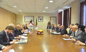 Emmanuel macron accueilli en algérie par abdelkader bensalah, le président du sénat algérien. Algerie France Les Relations Bilaterales Et La Prochaine Visite De Macron En Algerie Au Centre De