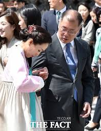 【서울=뉴시스】김동민 기자 = 정의선 현대자동차 부인 정지선씨가 18일 오후 서울 서초구 예술의 전당에서 열린. Tfí¬í†  ìžìƒí•œ ë‚¨íŽ¸ ì •ì˜ì„  í˜„ëŒ€ì°¨ ë¶€íšŒìž¥ ë½ë¿Œ ì •ì¹˜ ê²½ì œë‰´ìŠ¤