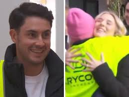 Ex-Block couple Jesse and Paige's surprise return to show