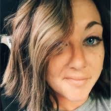 Elaina Logan's Instagram, Twitter & Facebook