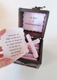 Een Doos Van Aanmoediging Het Aanmoedigen Van Citaten In Een Etsy Get Well Gifts Gifts For Cancer Patients Cancer Gift