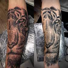 Nach viel googlen und ganz unterschiedlichen angaben in diversen piercingstudios frag ich mal hier in die runde. Frontal Tattoo Piercing Tattoo By Randy Links Frisch Gestochen Rechts Komplett Abgeheilt Tattoobyrandy Freshandhealedtattoo Freshandhealed Nofilter Mywork Frontaltattoo Frontal Tattoo Cottbus Cheyenne Tattooequipment Magicmoonneedles