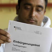 Zwei Jahre Einbürgerungstest