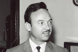 Dedicado a Pascual Calabuig, el más popular de nuestros locutores