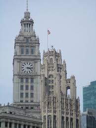 William wrigley, jr., the founder of the wrigley company and the builder of the wrigley building, was born in 1861 in philadelphia where his father had started a soap manufacturing company. Wrigley Building Left And Tribune Tower Right Bild Von Free Tours By Foot Chicago Tripadvisor