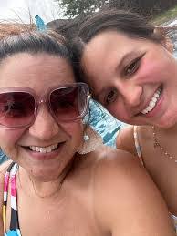 Mandy Gomez's Instagram, Twitter & Facebook