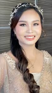 Makeup foto prewed by me @mery_mua_hairdo , Hairdo @meityprisila_makeup ,  Gown @mirabridal.ptk , Prisila makeup & hairdo , Alamat studio , Jl.  Kolonel Sugiono no 113. Sintang, sungai durian ( pas di ...