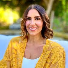 Alexandra Field's Instagram, Twitter & Facebook