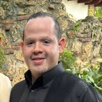 1400+ perfiles de «Beato»