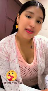 CHOLITAS DE FALDA Y POLLERA