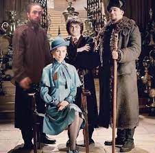 Последние твиты от robert pattinson tracksuit meme fan page (@can_yu_not_). 39 Of The Best Tracksuit Robert Pattinson Standing In The Kitchen Memes Harry Potter Images Harry Potter Jokes Robert Pattinson