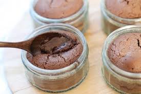 Coeur Coulant Au Chocolat La Recette Ultime Club Mamans En 2020 Coulant Au Chocolat Recette Recettes De Cuisine