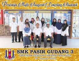 Nisbah bagi guru dan murid adalah 1 13. Bersama Tuan Pegawai Pendidikan Smk Pasir Gudang 3 Facebook