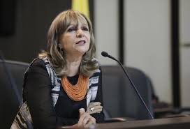 Senator ivan cepeda posted on social networks that in a transcendental and fair decision, the council of state has reinstated angela maria. Angela Maria Robledo Reclama Por Matoneo Desde El Petrismo Rcn Radio