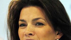 Dad's death puts Nancy Kerrigan in spotlight again