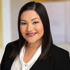 Carolina Lazo's Instagram, Twitter & Facebook