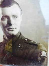 My grandad I believe was royal artillery as I have his cap badge. I know he  spent time in iceland. Does anyone know much about the artillery history  etc?