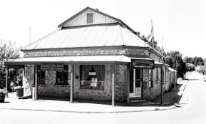 Tripadvisor sitesinde 5 üzerinden 3,5 puanla derecelendirilmiş ve hahndorf bölgesindeki 42 restoran arasında 37. Sonnemann S Bakery Hahndorf Adelaide Hills Localwiki