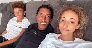 She completed a bachelor's degree in political science from the university of illinois. Scottie And Larsa Pippen S Daughter Has Grown Tall See Her Chic Look With Beautiful Curly Hair